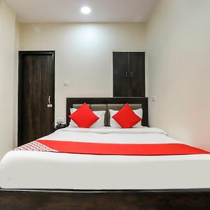 Oyo Hotel City Palace